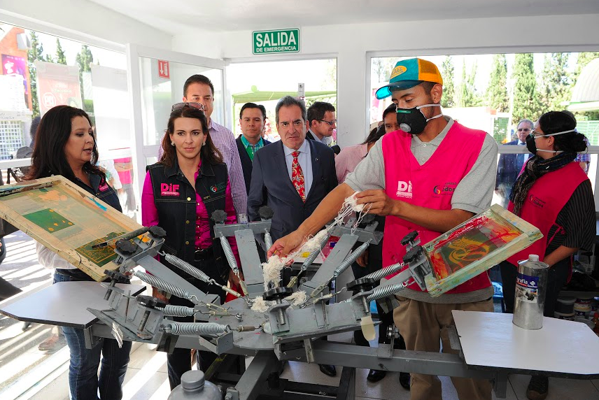 Visita el Conafe a la Casa del Adolescente