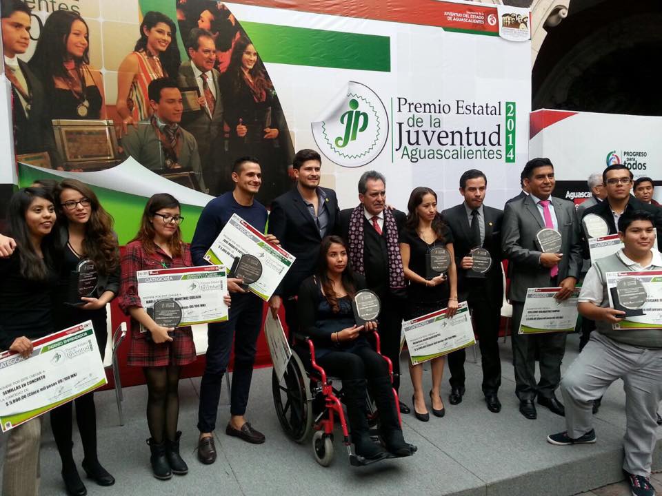Entregan el Premio Estatal de la Juventud