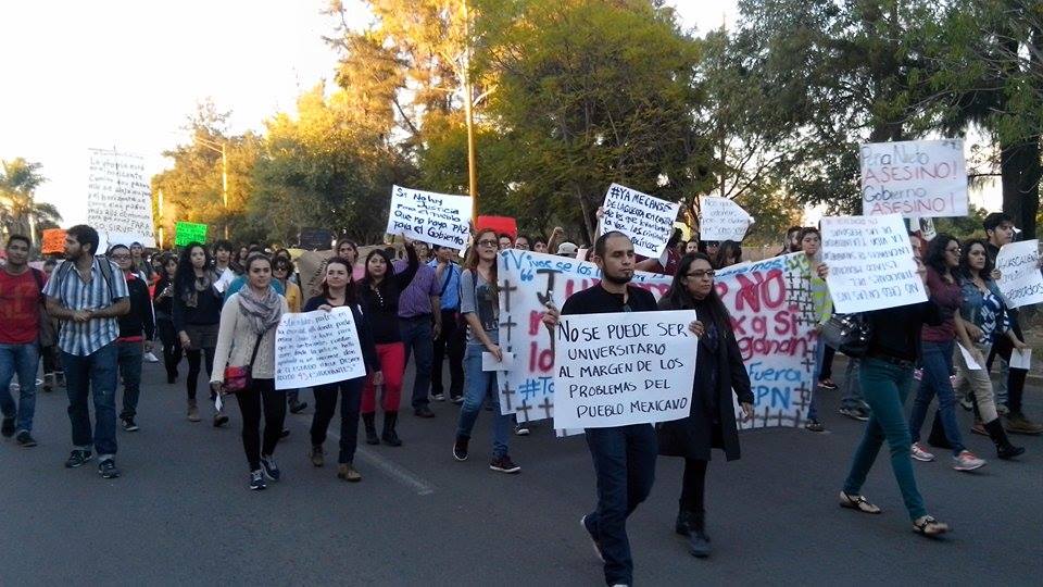 La Purísima… Grilla: No queremos infiltrados / Marcha por Ayotzinapa en Aguascalientes