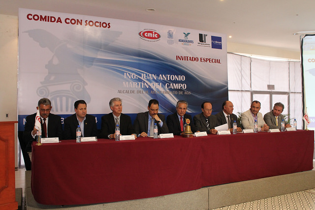 “No somos constructoras improvisadas” se defiende Robledo Sánchez