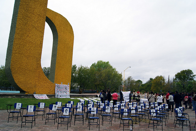 En la UAA realizan paro activo en solidaridad con normalistas de Ayotzinapa
