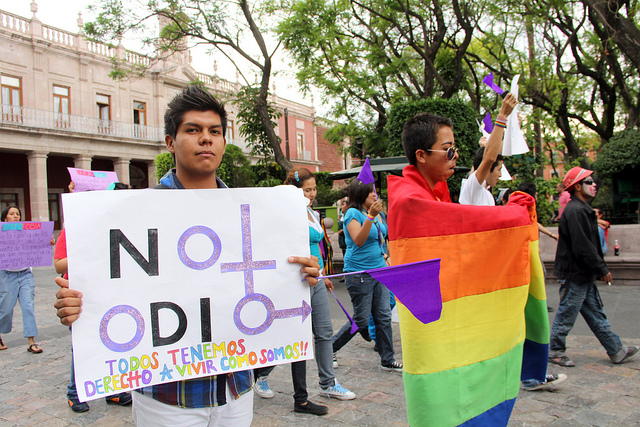 Piden unir las iniciativas del PRD y Movimiento Ciudadano sobre matrimonio igualitario