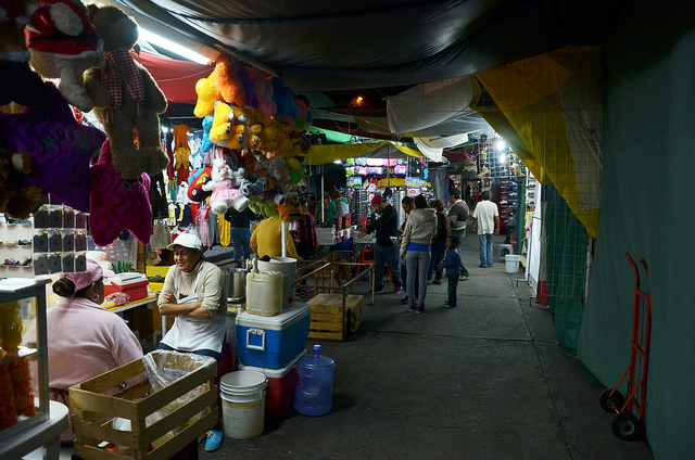 Piden locatarios de la Purísima que tianguis contiguo se apegue a la ley