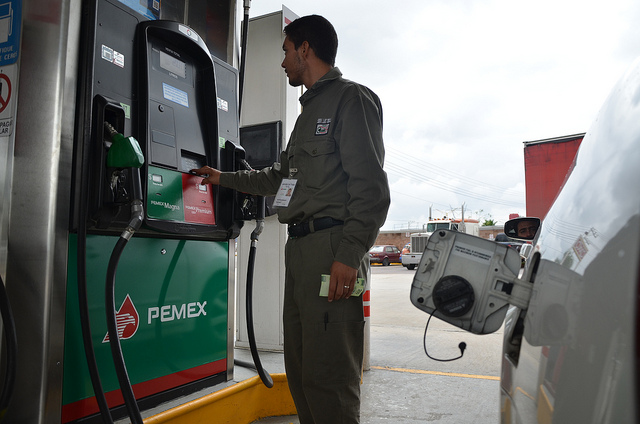 Bancada del PAN votó en contra del aumento a la gasolina