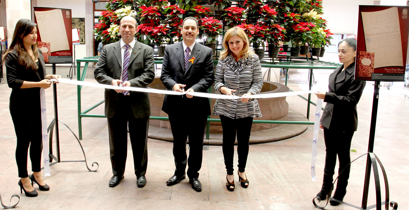 Presentan exposición fotográfica sobre construcción del Teatro Morelos