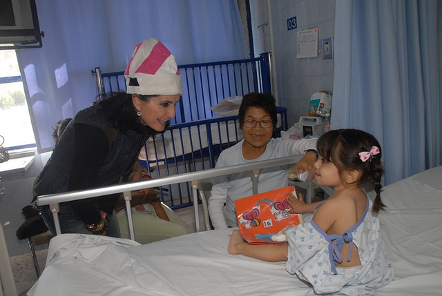 Entregan juguetes a niños hospitalizados en el Hidalgo