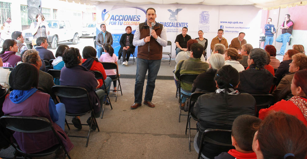 Inician obras de construcción de pavimento hidráulico en calles de la colonia Gremial