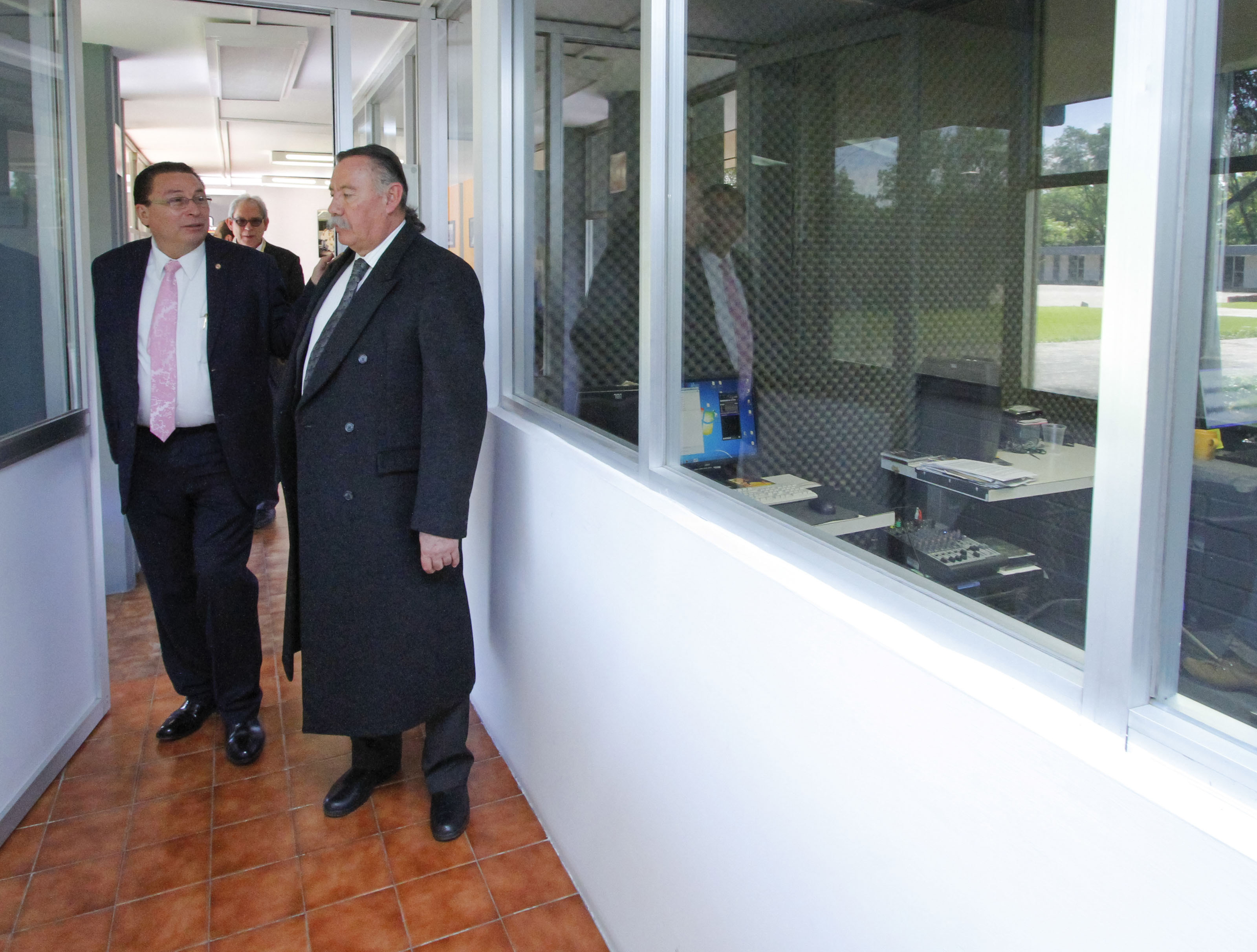 Celebran 37 aniversario de Radio Universidad