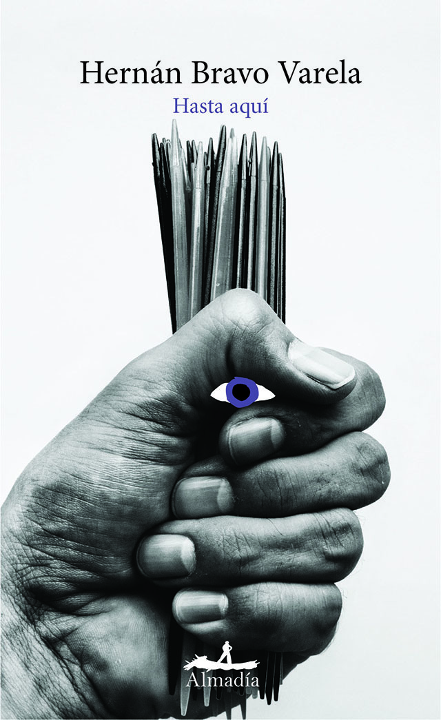 La poesía es un oficio desde el que no podemos sentarnos a lanzar verdades