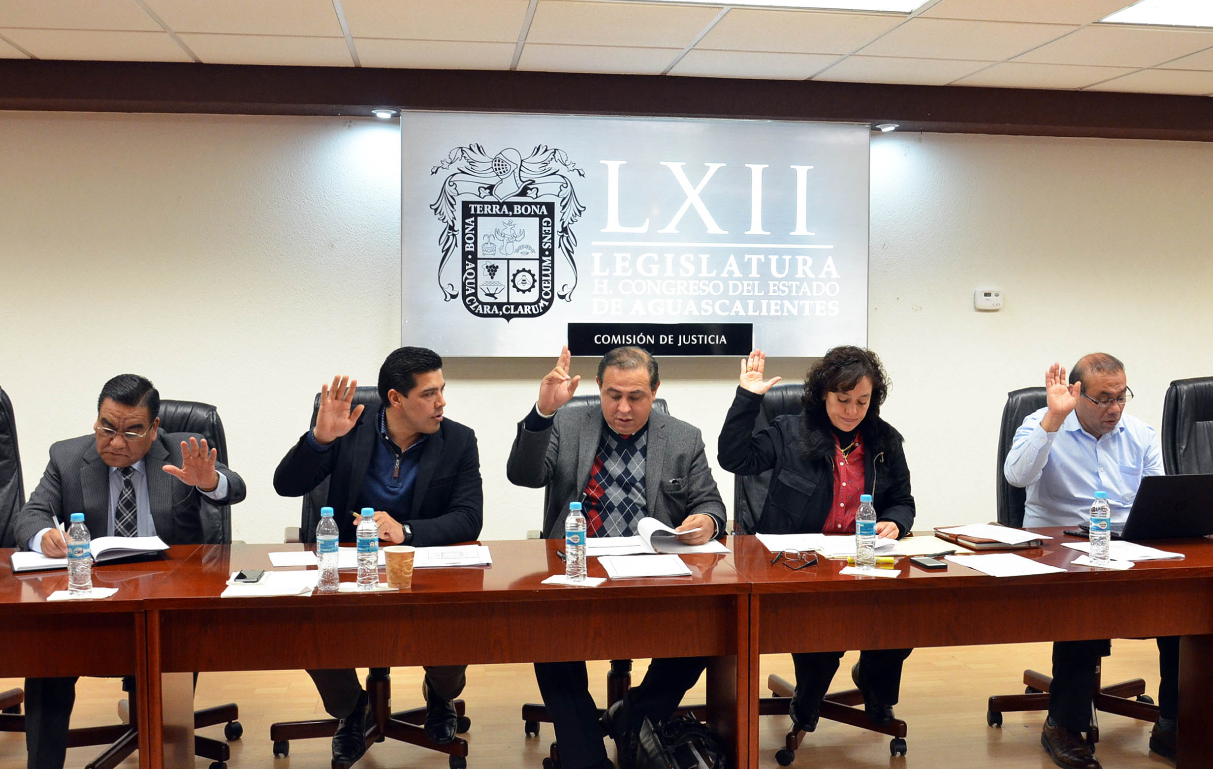 Resuelve Comisión de Justicia tres iniciativas de ley