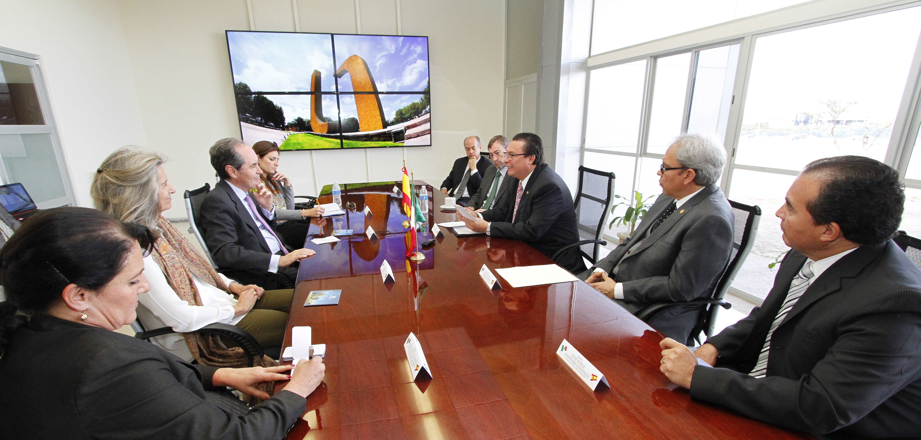 Visita cónsul español la Universidad Autónoma de Aguascalientes