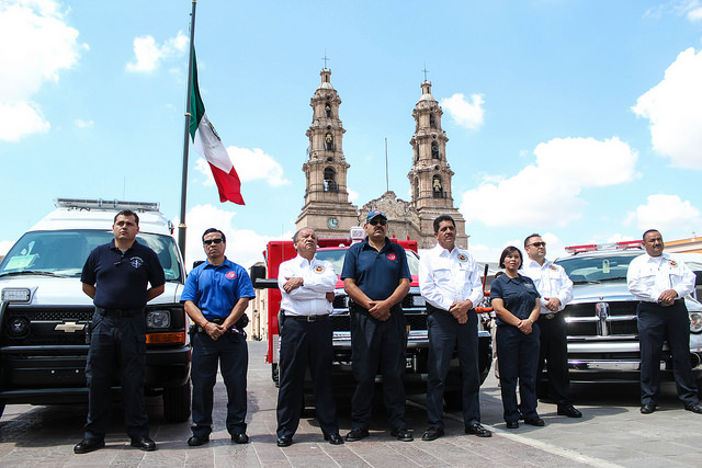 Renuevan equipo de Bomberos y Protección Civil