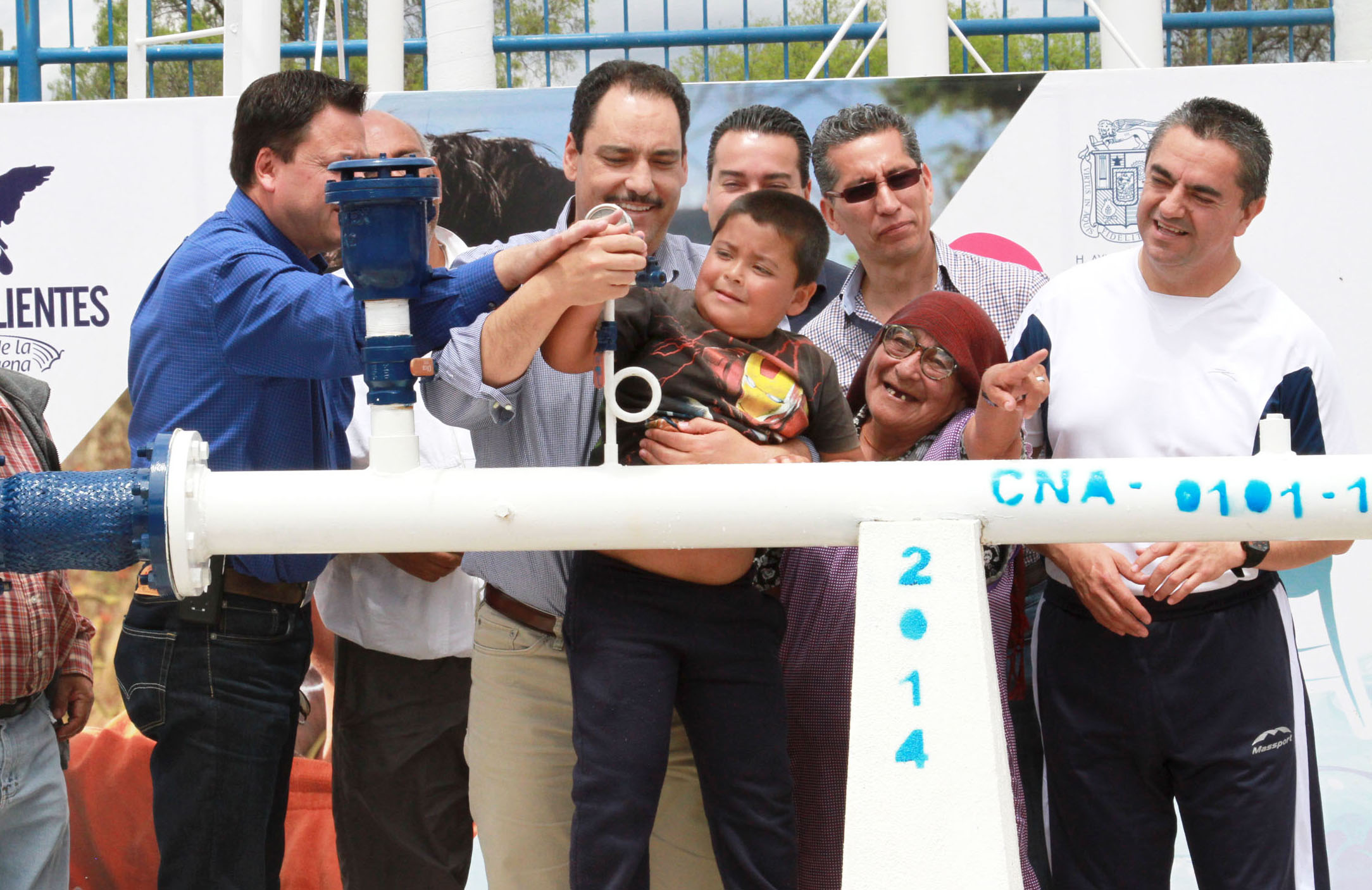 Abastecen de agua potable al poblado Congregación Matamoros