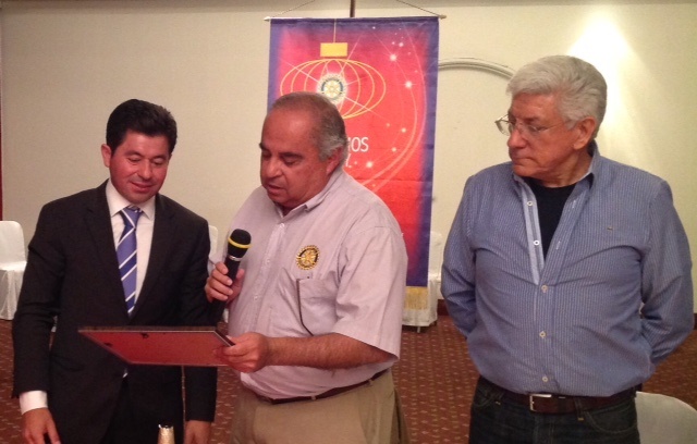 Presenta candidato del PAN sus propuestas ante el Club Rotario Campestre