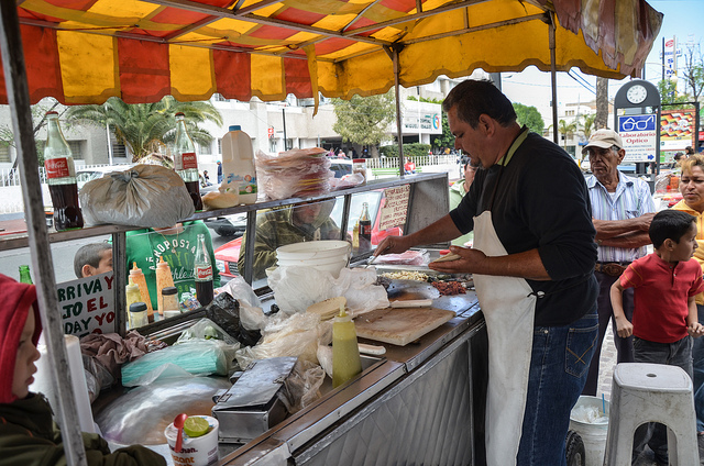 Descarta Issea irregularidades en verificación de alimentos y bebidas