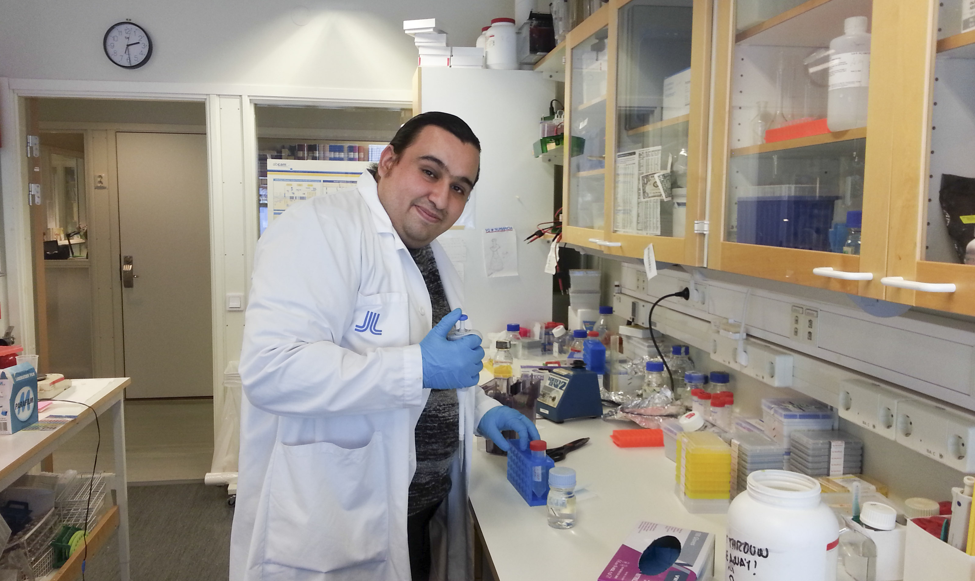 Egresado de la UAA investiga en instituto sueco nuevos panoramas sobre el Alzheimer