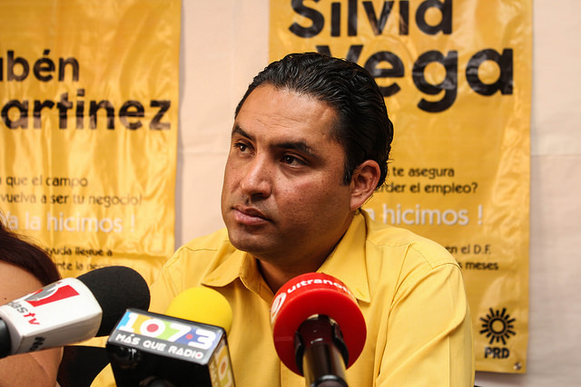 Denunciará PRD al PVEM por publicitarse en mobiliario urbano