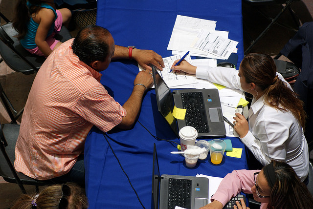 Piden vecinos del fraccionamiento Las Torres se detenga la construcción de una gasolinera