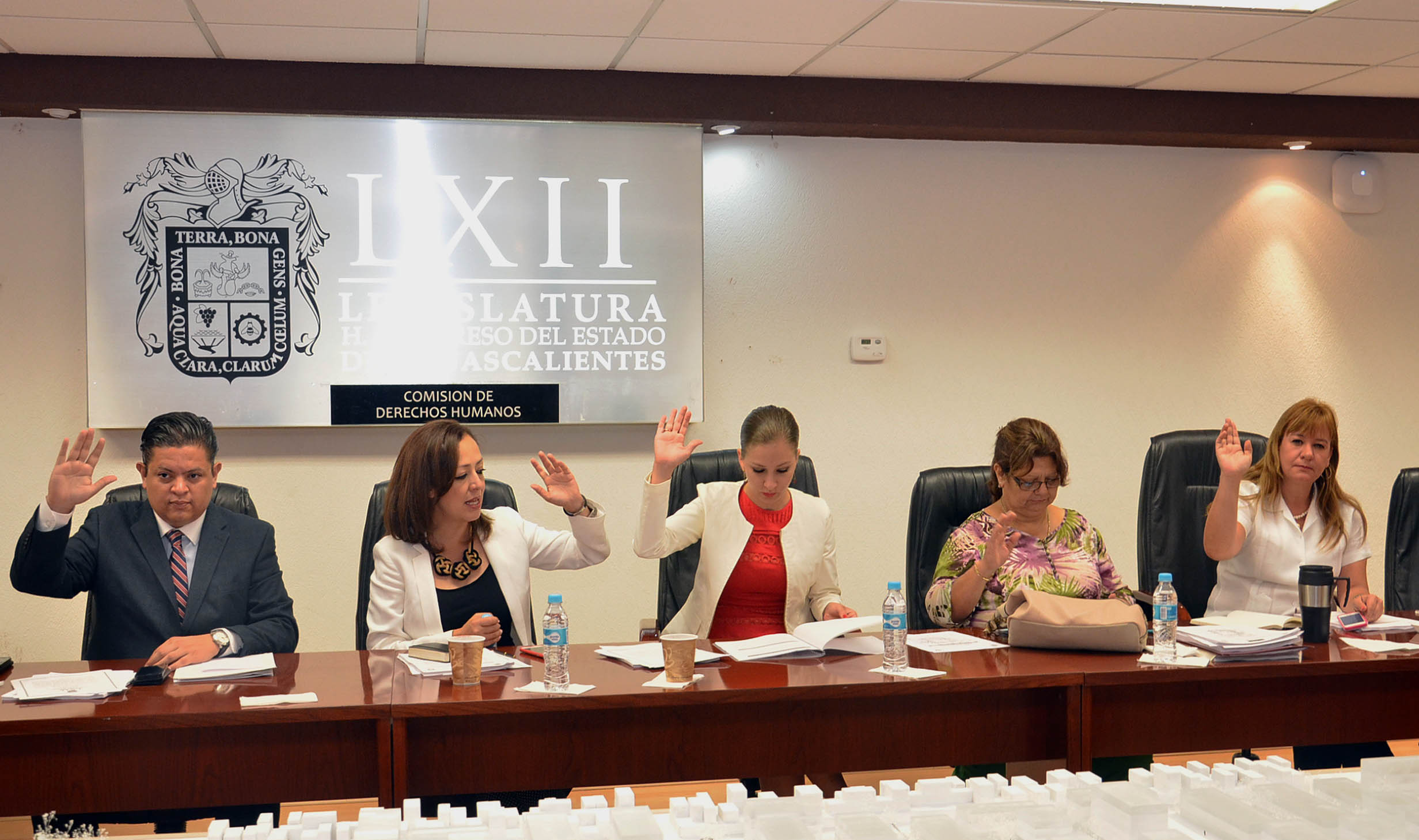 Aprueban legisladores dictamen que resuelve iniciativas a favor de la infancia