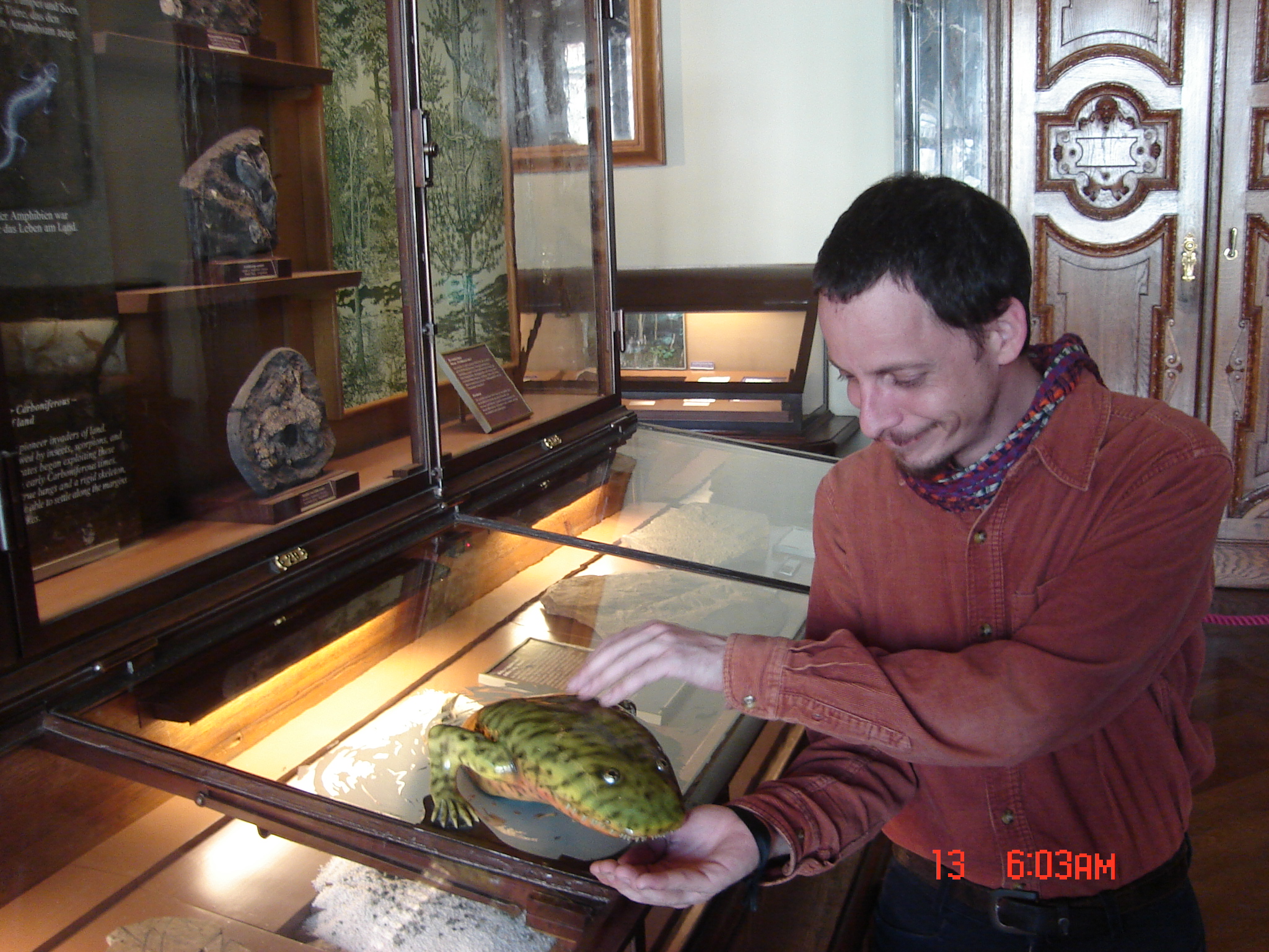 Si toda comunidad está fundada sobre la violencia y la sangre, ¿es posible prever otro presente, otro futuro?