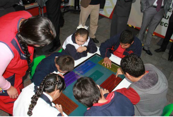 Mesas interactivas para mejorar la enseñanza de alumnos con discapacidad