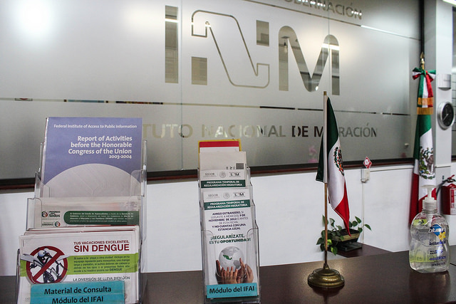 Manifiesta INM insuficiente respuesta ante regularización de extranjeros