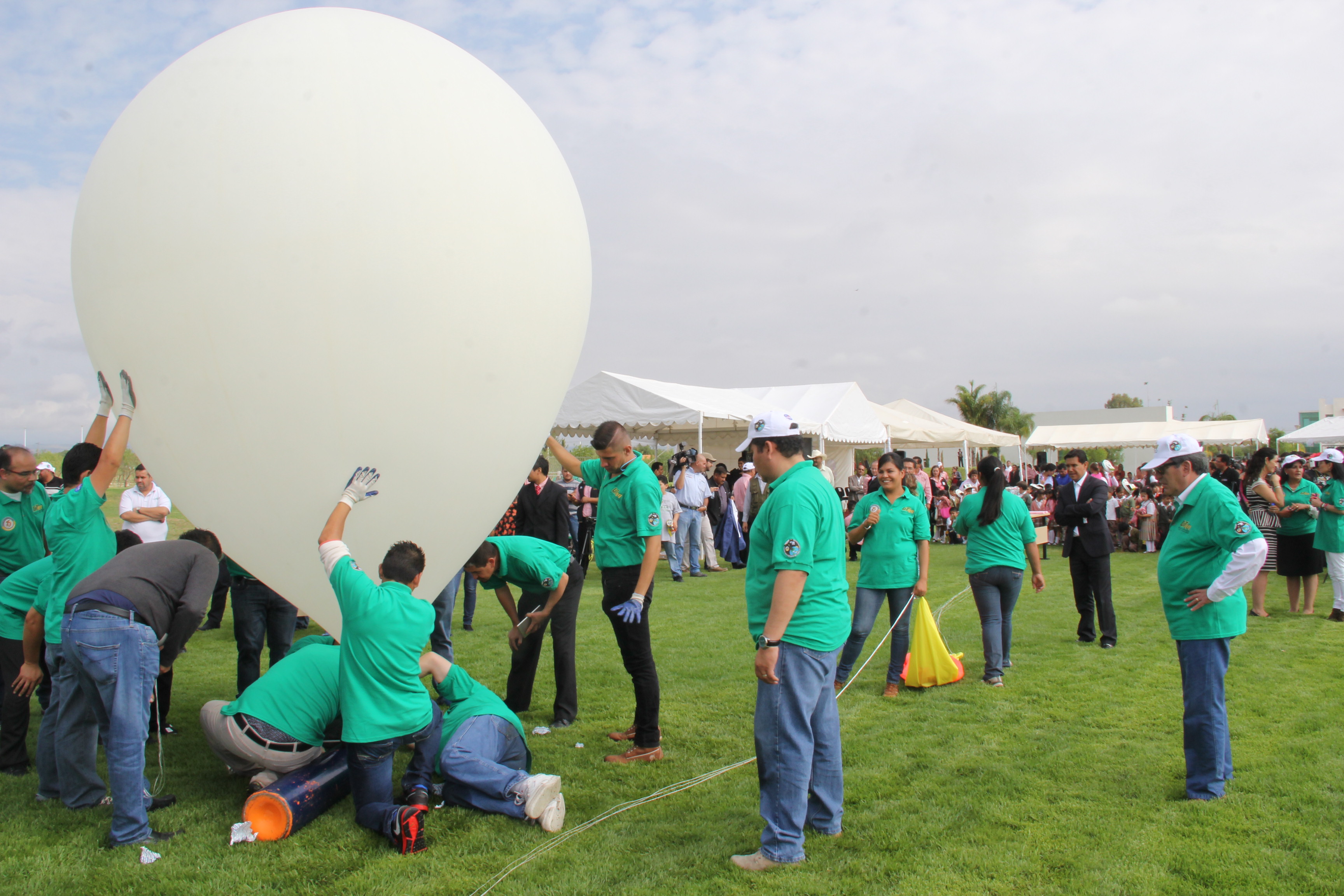 Aguascalientes lanza al espacio el satélite UTNA-1