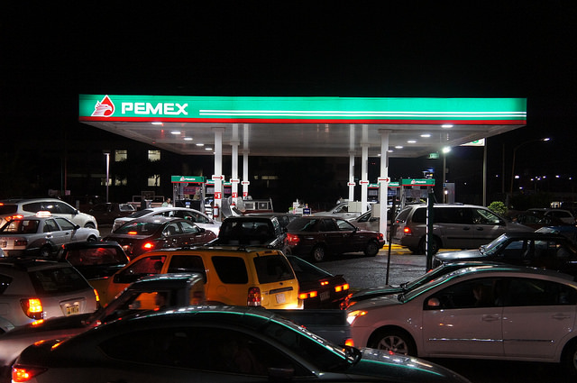 Exhortan al gobernador a gestionar respuesta ante desabasto de gasolina