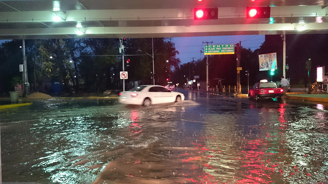 Lluvia vuelve a dejar más de 30 apagones en la ciudad