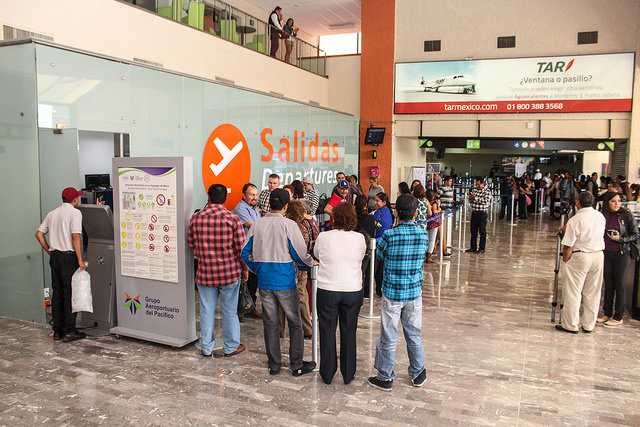 Arranca Profeco operativo vacacional en aeropuerto