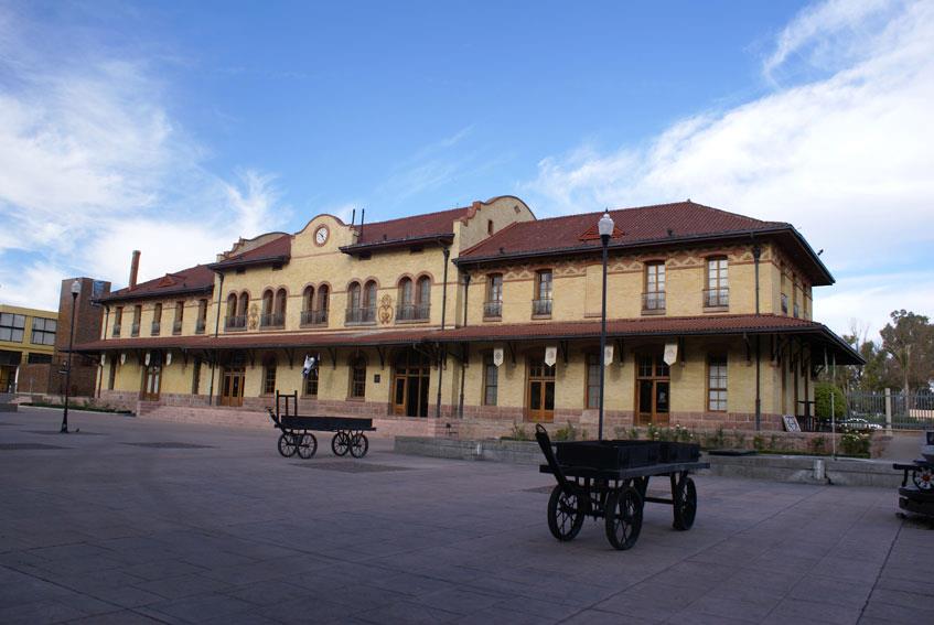 Presentan trabajos de fin de cursos infantil y juvenil en el Centro de Artes Visuales