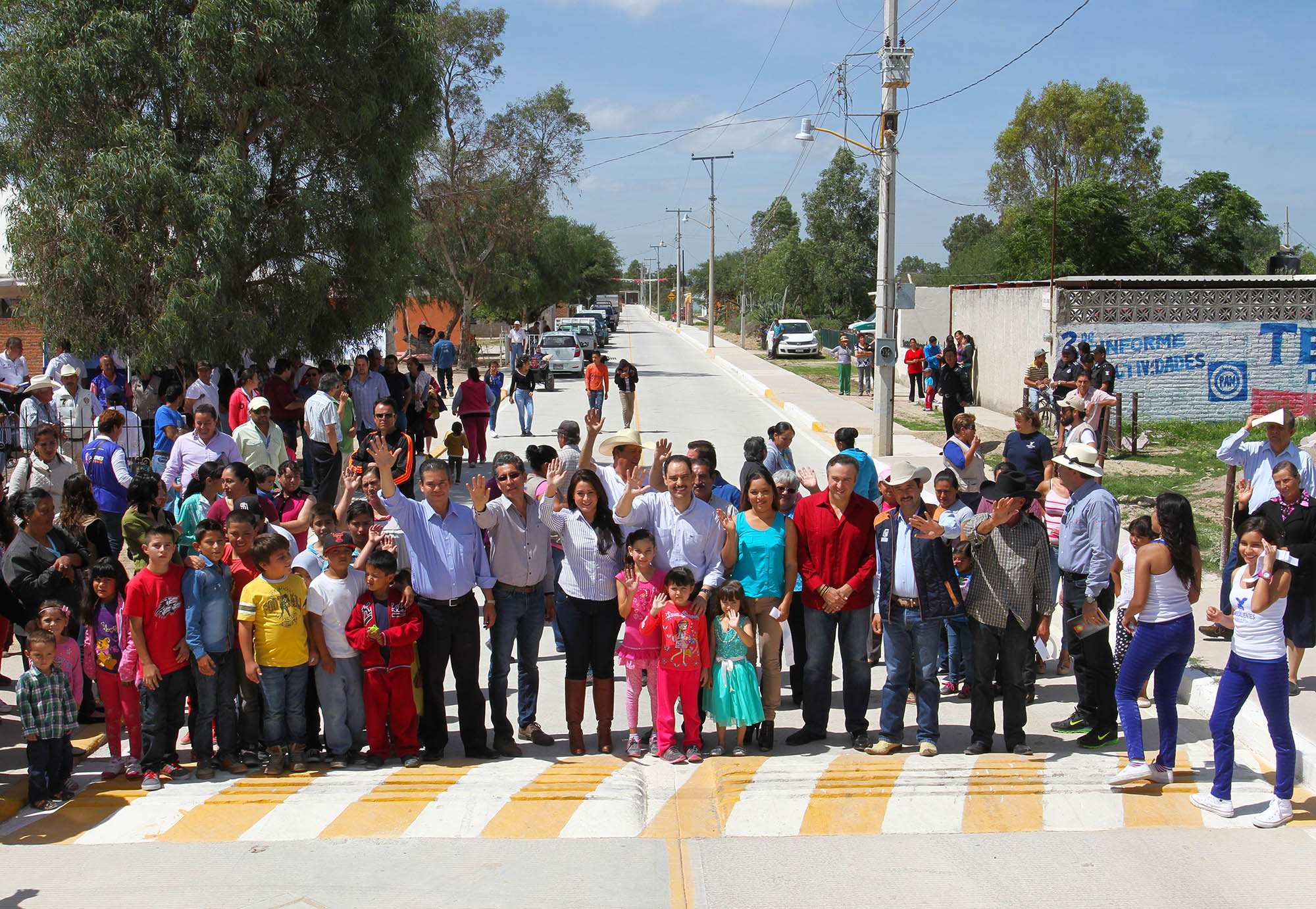 Entregan pavimentación con concreto hidráulico