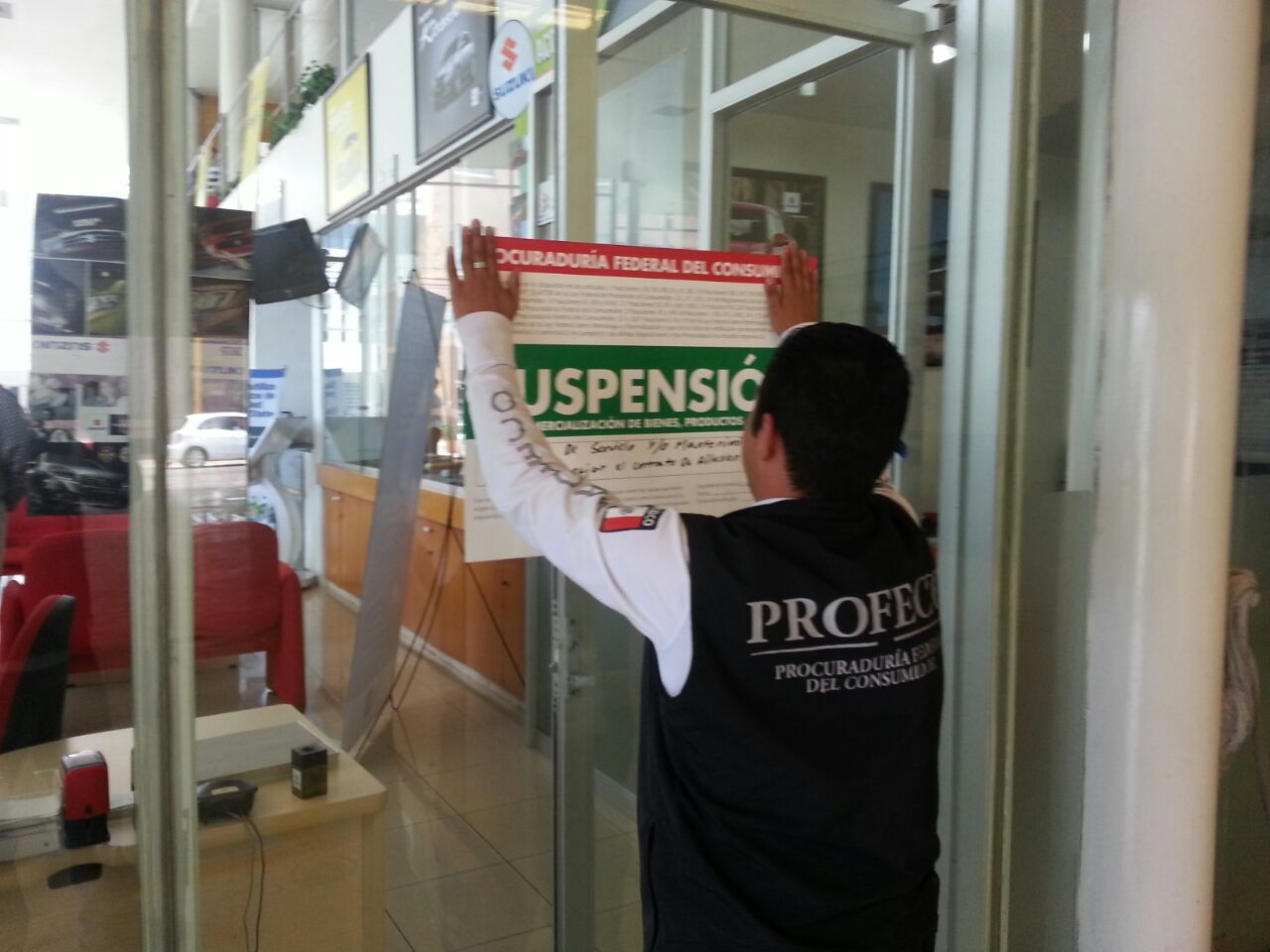 Profeco clausura distribuidora automotriz por descuido administrativo