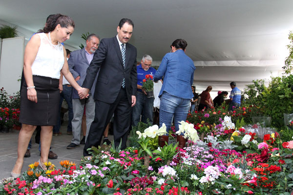 Inauguran Encuentro Municipal de Viveristas