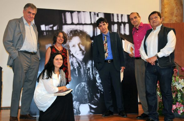 Rinden homenaje a Esther Seligson