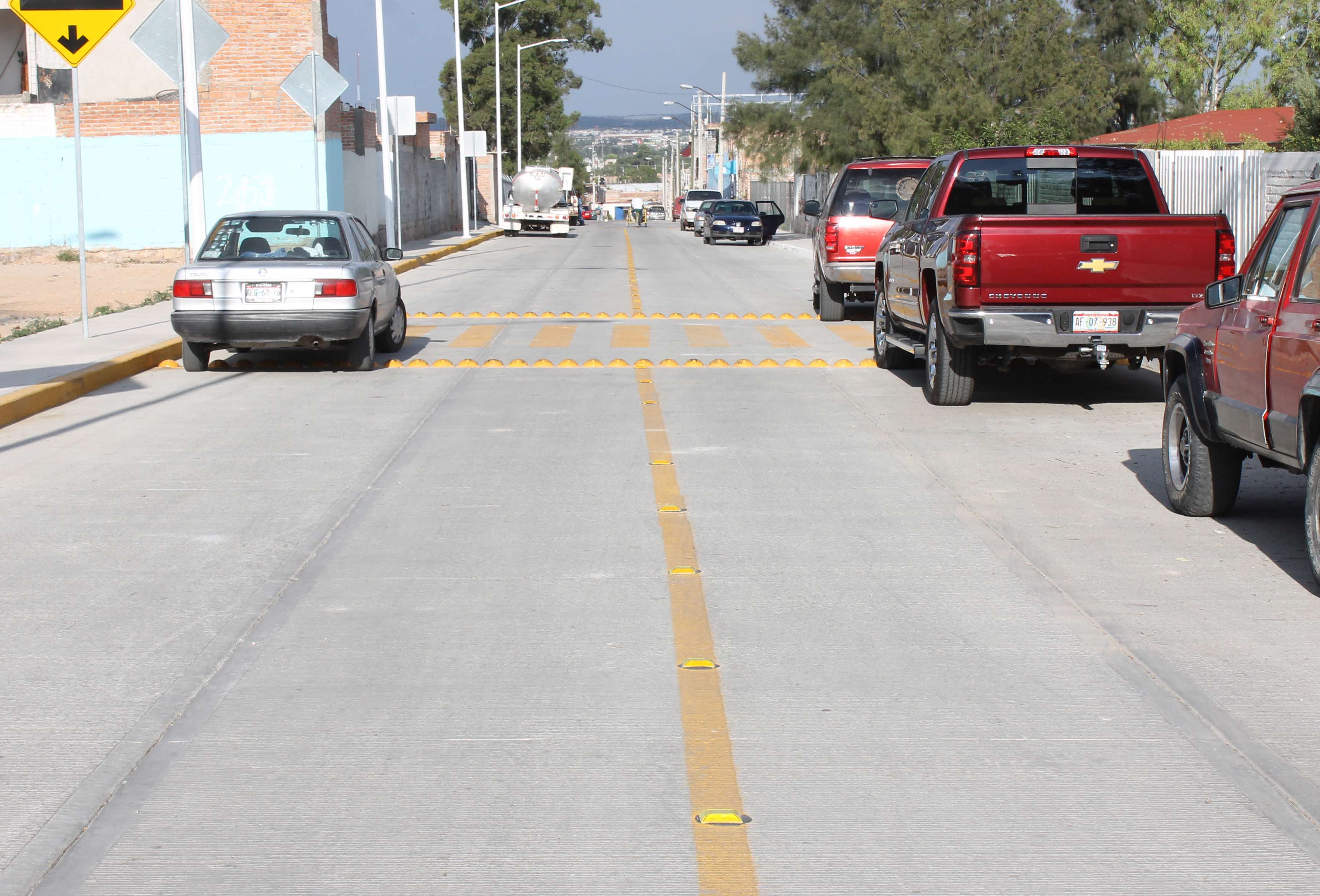 Obras de pavimentación y construcción de redes de agua potable y alcantarillado