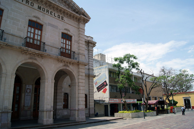 Sin avances, la expropiación de locales aledaños al Teatro Morelos