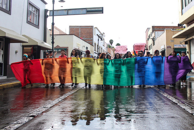 Homosexuales deben exigir sus derechos