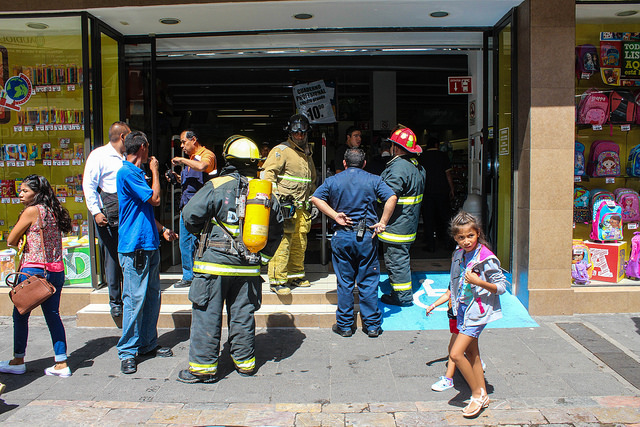 Señalan que bombero despedido puso en grave riesgo la vida de una persona