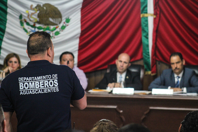 Bombero despedido solicitó apoyo al Cabildo en sesión ordinaria abierta