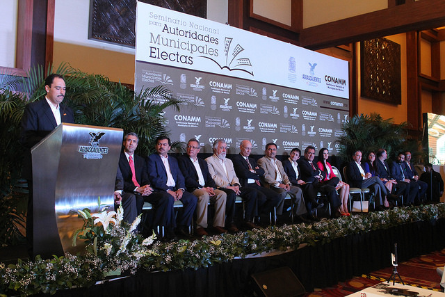 Presentan una visión actual sobre los municipios de México