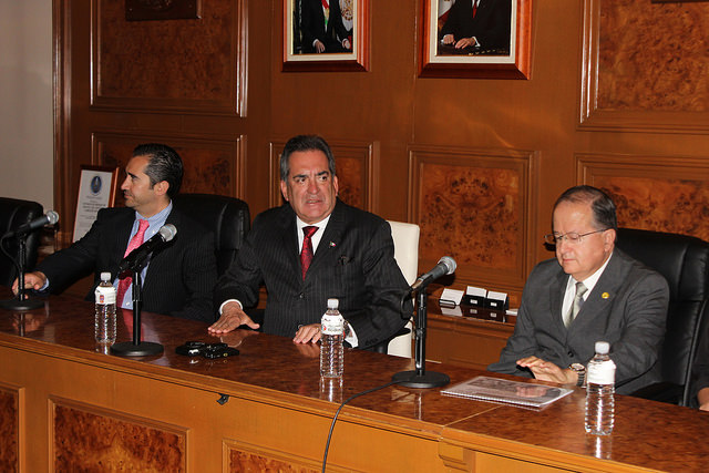 Jóvenes en situación vulnerable podrán concluir sus estudios universitarios con becas estatales