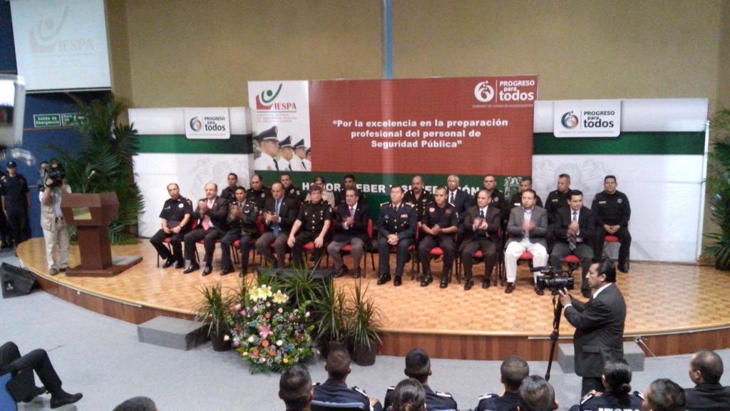 Concluyen uniformados capacitación inicial; se integrarán al trabajo en las calles