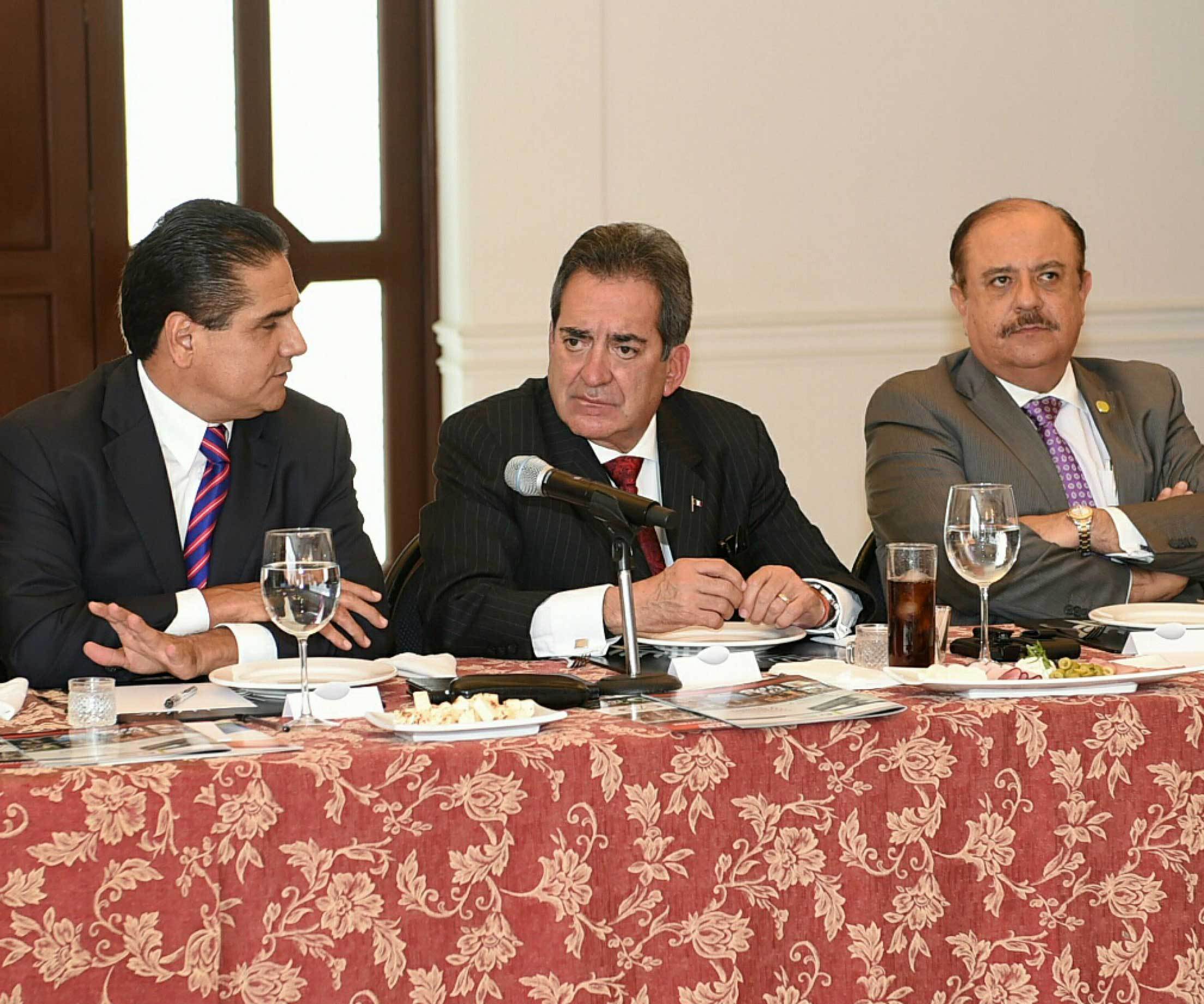 Reconoce Silvano Aureoles caso de éxito de Aguascalientes