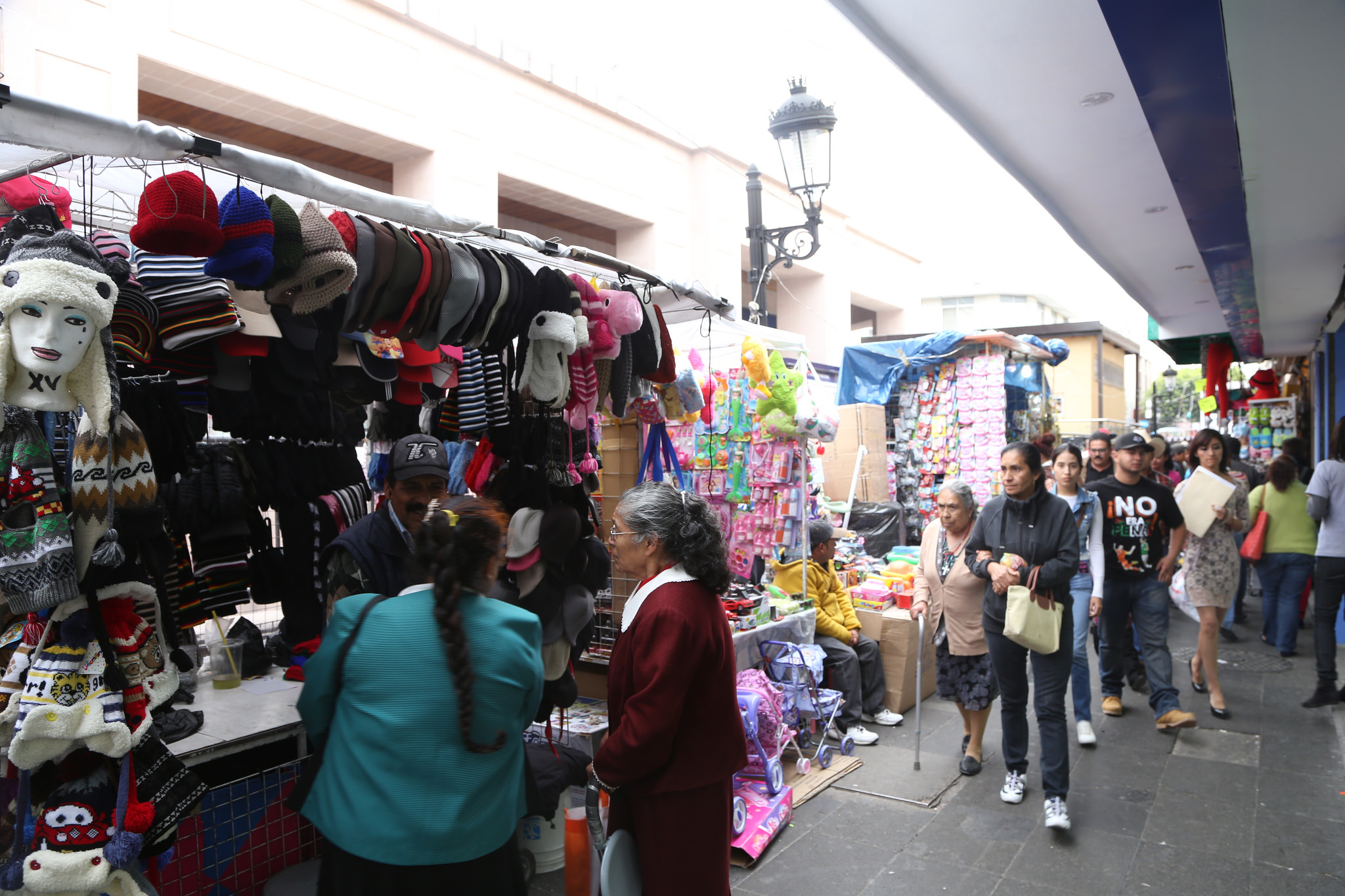 Hay consenso para liberar Plaza Patria del ambulantaje