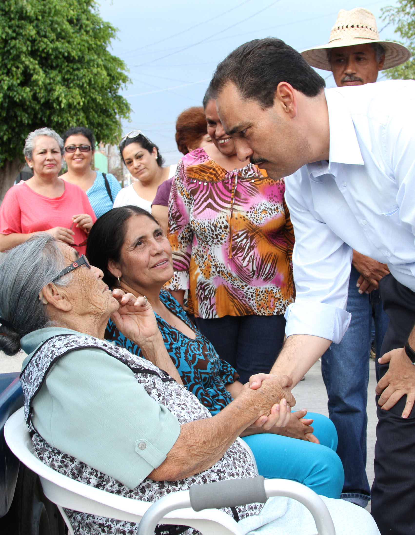 Llevan a cabo trabajos de mejora integral en la colonia Constitución