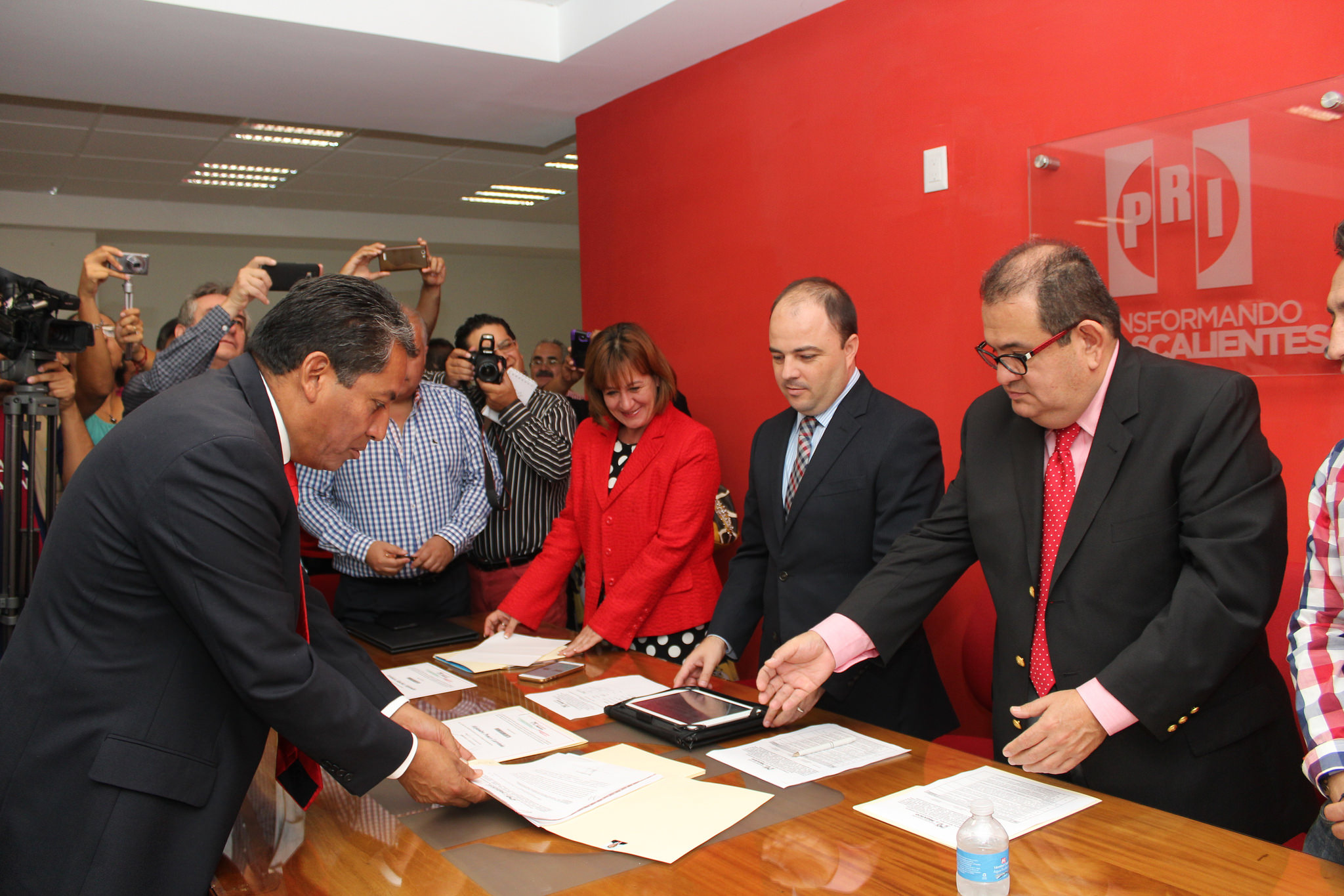 Mesa priista recibió sólo una solicitud de precandidatura a diputado federal  