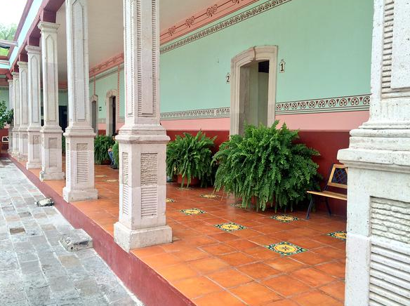 Ojo con las aguas calientes / Jorge Pedro Uribe Llamas en LJA