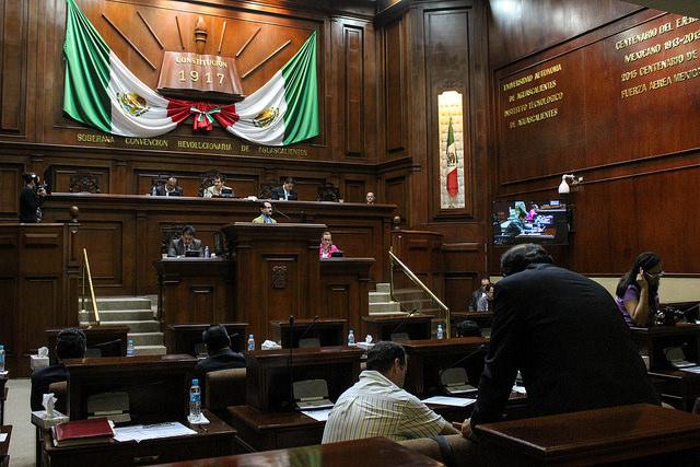 Se regalan diputados bono de 50 mil pesos para festividades navideñas