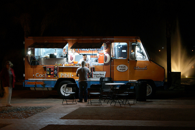 Aplazan regidores iniciativa para regular food trucks